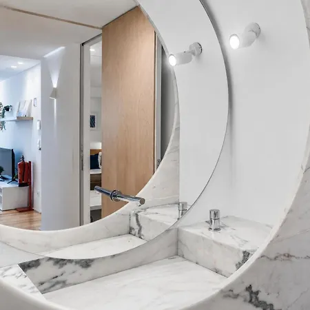 Wood And Marble 1bdr By Lovelystay Lisboa