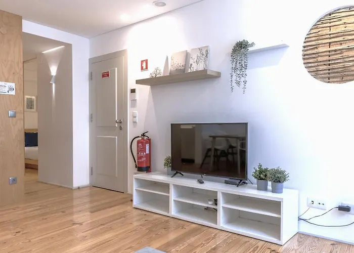 Wood And Marble 1bdr By Lovelystay شقة