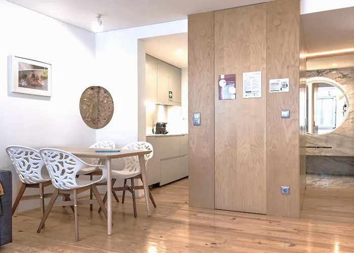 Wood And Marble 1bdr By Lovelystay شقة Lisboa