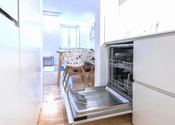 Wood And Marble 1bdr By Lovelystay * Lisboa