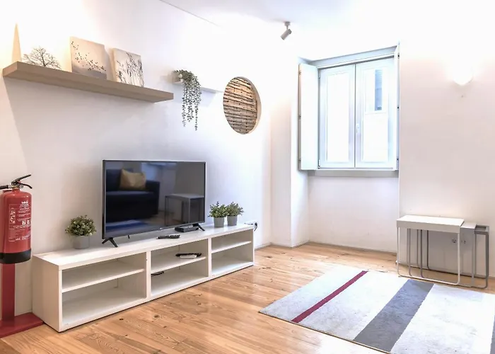 Wood And Marble 1bdr By Lovelystay شقة