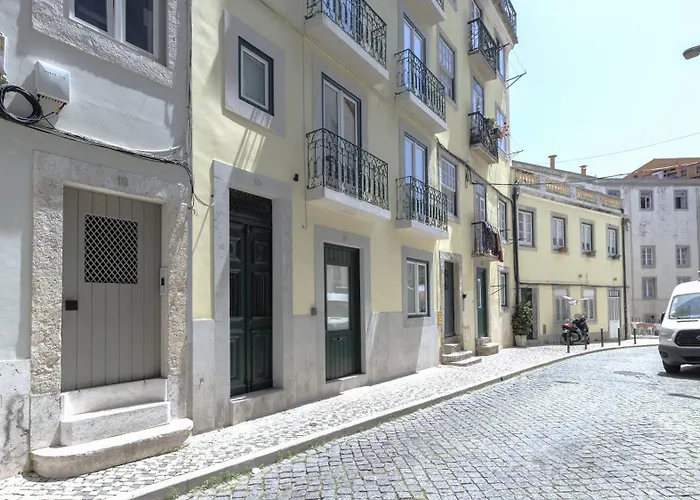 Wood And Marble 1bdr By Lovelystay شقة Lisboa